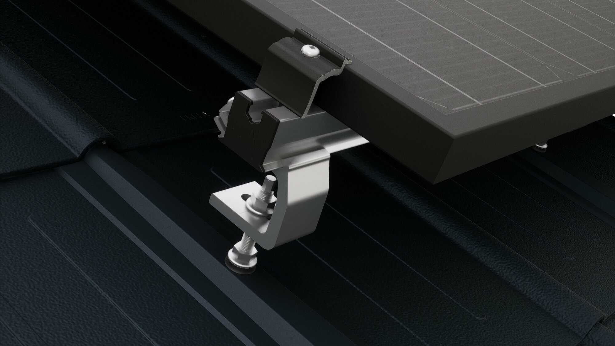 Krupni plan specijalnog nosača za solarne sisteme PREVARIO Sunny, montiranog na PREFA krovni panel, koji nosi profilnu šinu. Solarni modul je pričvršćen za profilnu šinu pomoću PREVARIO završne stezaljke.