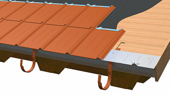Roof structure when using roof tiles Dachaufbau bei Verlegung der PREFA Dachplatte auf Vollschalung mit Trennlage inklusive Rinnenhaken, Saumstreifen und Lochblech; Die Dachplatten werden mit Haften auf der Vollschalung befestigt.