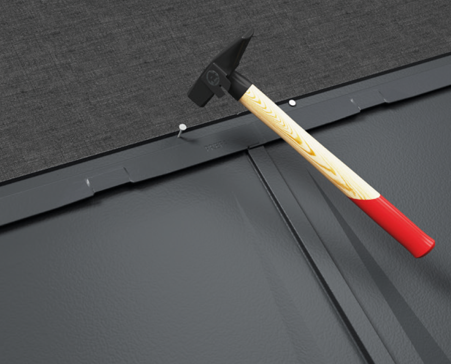 PREFA krovna ploča R.16 se direktno montira pomoću pričvrsne letve na punu oplatu.